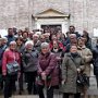 Foto di gruppo sulla scalinata davanti a......