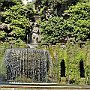 ... la Fontana dell'Ovato (o fontana di Tivoli),  detta anche, per la sua bellezza, "Regina delle fontane" ...