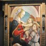 Tempera su tavola di Madonna col Bambino e Angelo, di Sandro Botticelli (circa 1465)