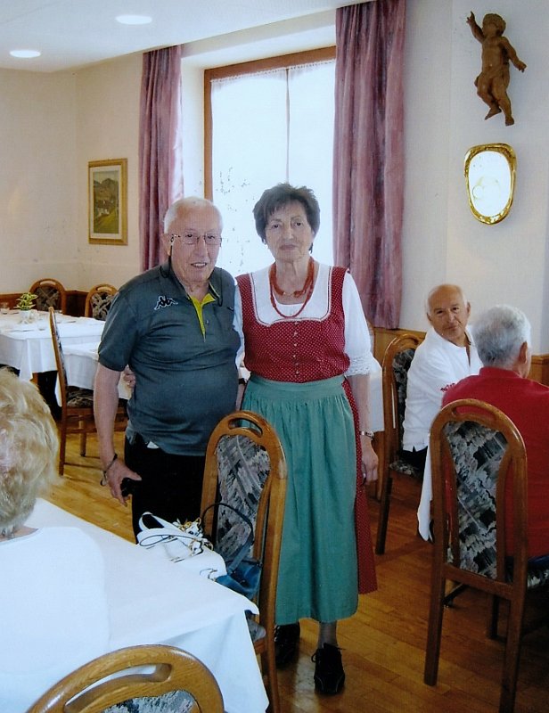 Mariangela e Mario.jpg - Il nostro Presidente Mario con la moglie Mariangela in costume gardesano