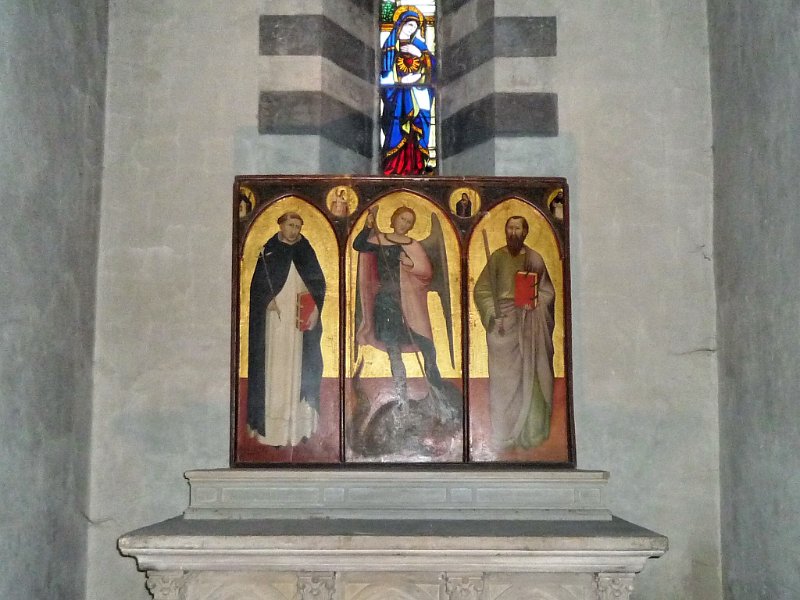 P1090825.jpg - Trittico di S. Michele Arcangelo tra i Santi Domenico e Paolo