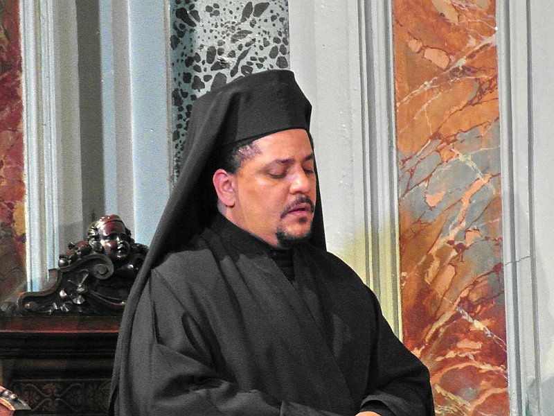 SAM_2083.JPG - Un altro monaco - le celebrazioni liturgiche si svolgono in italiano e greco