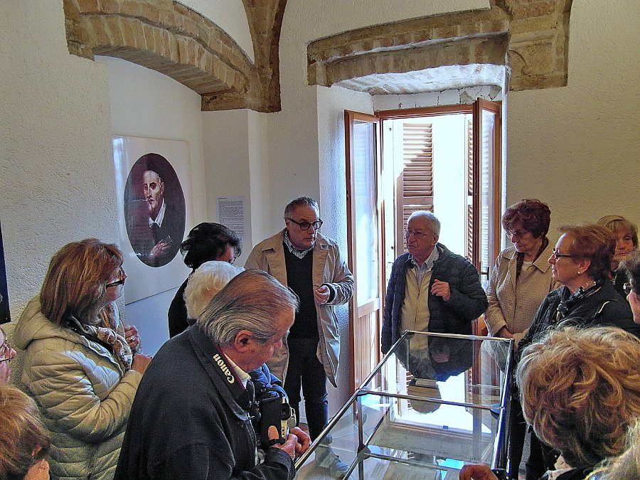 SAM_9587.jpg - ...trattasi di quanto rimane della Libreria di Giovan Battista Corradi, erudito e prelato nato nel 1600 a Monsampolo ...