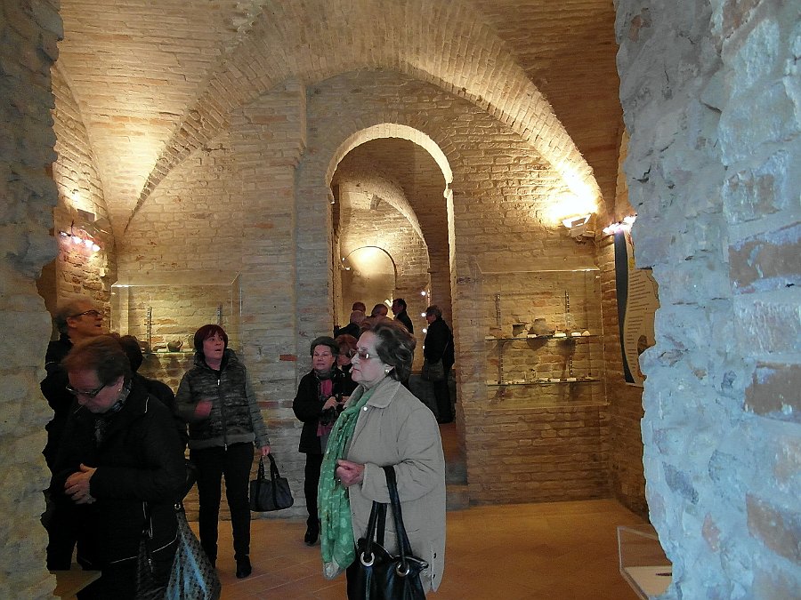SAM_9605.jpg - ... la collocazione del Museo in ambienti delle vecchie fortificazioni è veramente bella ...