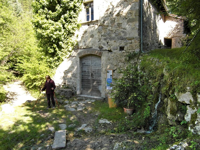 SAM_0994.jpg - Arriviamo finalmente al mulino, accolti dalla gentilissima moglie di Ernesto ...
