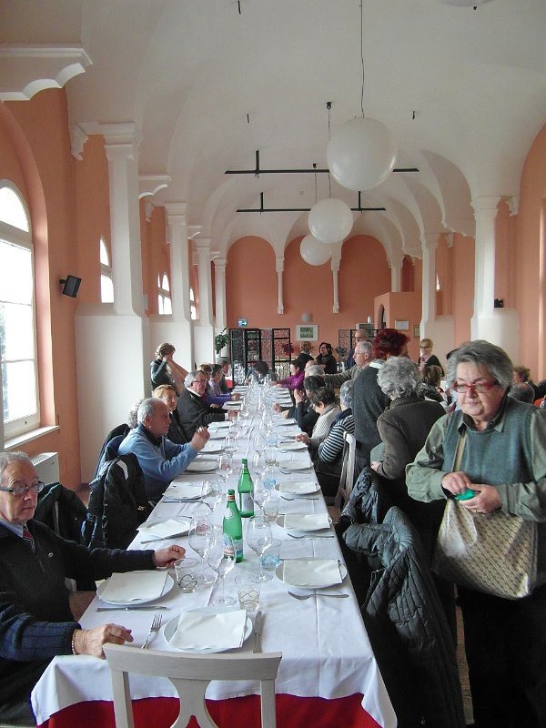 SAM_3520.jpg - L'interno del ristorante...