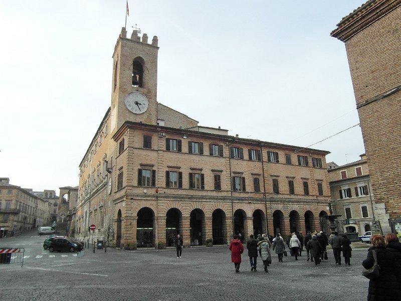 SAM_3525.jpg - Nel pomeriggio visita con guida alla città di Osimo
