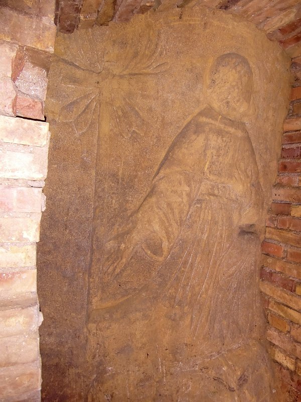 SAM_3609.jpg - .. ed una figura di S. Francesco mentre riceve le stimmate ...
