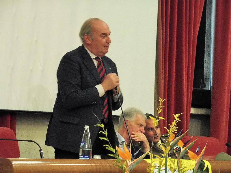 P011_FB.jpg