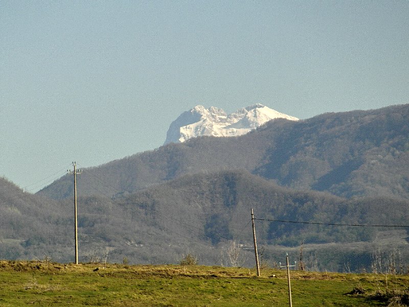 SAM_0760.jpg - .. ma anche la punta del Gran Sasso ..